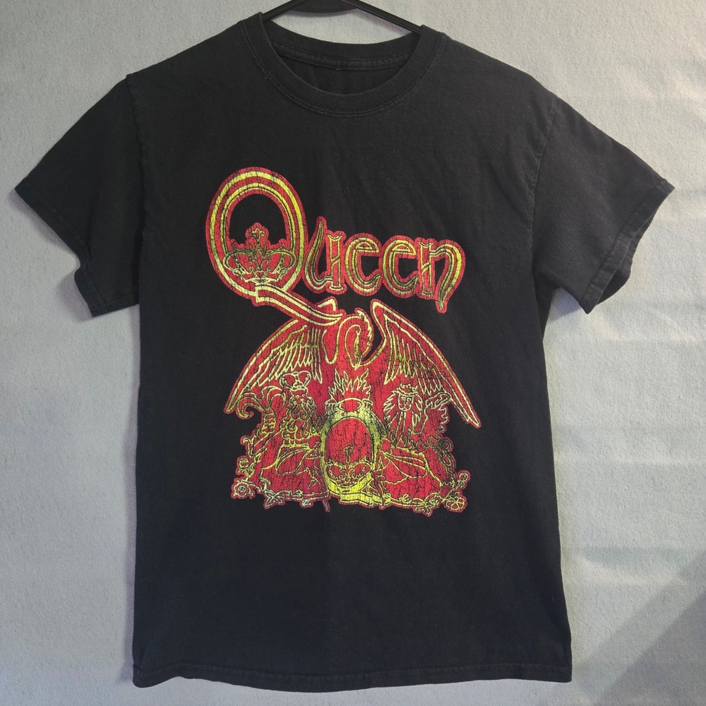 Queen Band T-Shirt Mens Black Distressed Crest‎ Logo Graphic Rock Tee Small